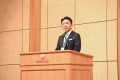 発表会で熱弁を奮う岩崎社長