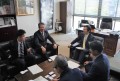 贈呈式後には市長室で歓談