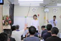 手ゼリによる、コンダクターとバイヤーの掛け合いが魅力