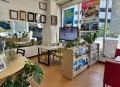 明るく居心地の良い店内