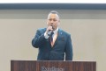 セリ前にあいさつを述…