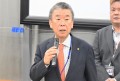 セリ前にあいさつを述…