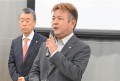 あいさつを述べる貫名流通委員長