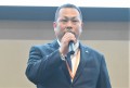 セリ前にあいさつを述べる土川青年部会長