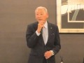 あいさつに立つ掛下会長