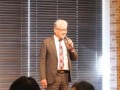 懇親会のあいさつに立つ浅野会長