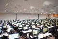 早朝から多くの会員が訪れた