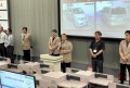 セリ前にあいさつを述べる萩原理事長