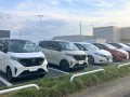 日産系ディーラーの中古車展示場には豊富なＥＶが並ぶ（写真は奈良日産）