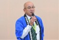 セリ前にあいさつを述べる加藤理事長