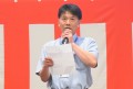 セリ前にあいさつを述べる佐々木会場長代行