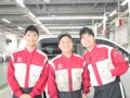 整備士として活躍する外国籍スタッフ（本社店）