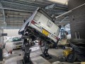 被災した整備工場内（写真提供＝ＪＵ熊本）