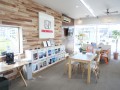 店内は明るく落ち着いた雰囲気