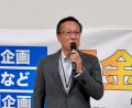 あいさつに立つ小田切理事長