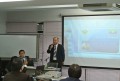 挨拶を行う佐藤博理事長