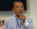 セレモニーで謝辞を述べる井之上会場長