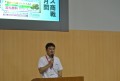 開催の挨拶に立つ勝田会場長