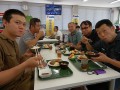 四国会場の食事は日本一と語る会員