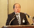 新会長就任の挨拶を述べる松村一氏