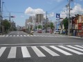国道２号沿いは多数の商業施設、店舗が立ち並ぶ好立地