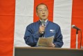 セレモニーで挨拶に立つ水野会場長