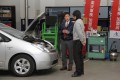 クレーム処理や違法改造など、対応の難しい状況での演技も