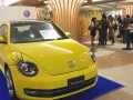 The　Beetleと「フォレストカフェ」（写真奥）