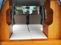 無垢材を使った本格仕様、車種専用設計でフィッティングも抜群
