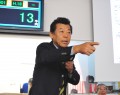 コンダクターを務めるＪＵ愛知　加藤理事長