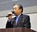 謝辞を述べる岩瀬晃彦理事長