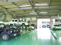 各拠点ともサービス工場が充実しアフターサービスに安心感（写真はクライスラー・ジープ広島）