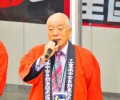 挨拶に立つ元坂理事長