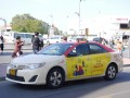 ドバイのタクシーはトヨタ「カムリ」が大半を占める