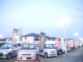 １００台規模の大型展示場（軽自動車の在庫も豊富）