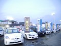 １００台規模の大型展示場（エコカーからスポーツカーまで在庫は幅広いジャンル
