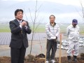 村岡市長は地元自治体として大峰社長への謝辞を述べた