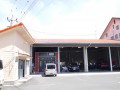 自社の鈑金塗装工場には最新鋭の塗装ブースも設置