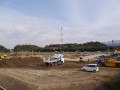 新会場建設現場では盛土などの作業が順調に進む