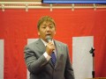 セレモニーで挨拶する請川代表幹事