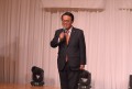 記念パーティーで来賓祝辞を行なう大村愛知県知事