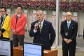 挨拶を述べる奥村理事長