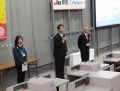 セリ前のセレモニーで挨拶を述べるディーラー会・杉山会長