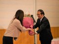 懇親会では事務局スタッフから松永名誉会長に花束を贈呈