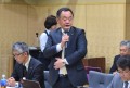 冒頭に挨拶を行なう久保田総務委員長