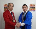 髙谷理事長（左）と亀井青年部会長（右）