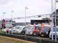 豊富な展示車両を並べる