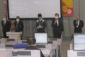 セリ前に挨拶を述べるＪＵ静岡ディーラー会・杉山元生会長