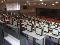 全席、大型多目的モニター設置