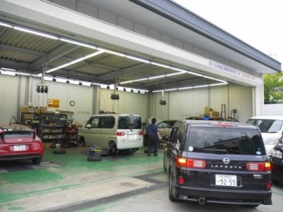 指定工場を併設、車販だけでなく、車検整備入庫も確保